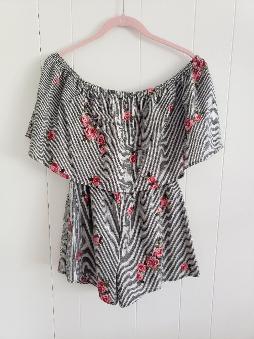 Sadie And Sage Striped Flower Print Romper Size S